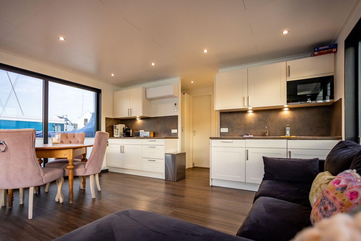 floating-house-peenemuende-kueche-paradise-urlaub-de