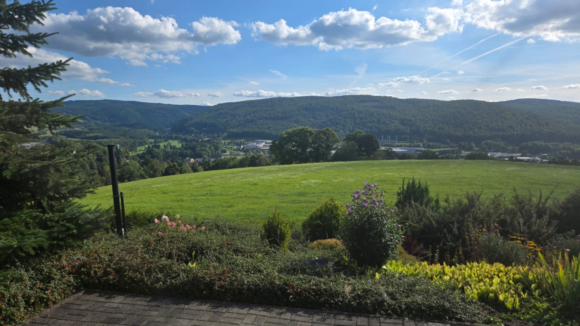 olbernhau-apartments-talblick-von-terasse-paradise-urlaub-de